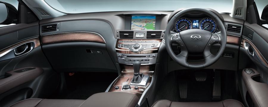  Nissan Fuga Hybrid 2015 года  (фото 5 из 9)